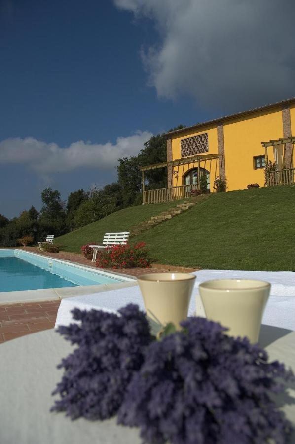 Agriturismo La Burraia Vicino A San Gimignano غامباسي تيرمي المظهر الخارجي الصورة