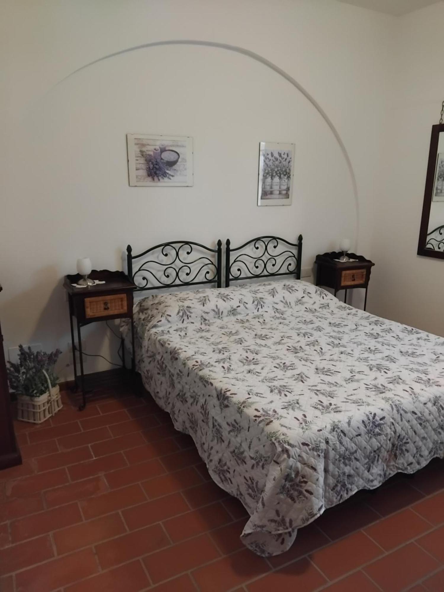 Agriturismo La Burraia Vicino A San Gimignano غامباسي تيرمي المظهر الخارجي الصورة